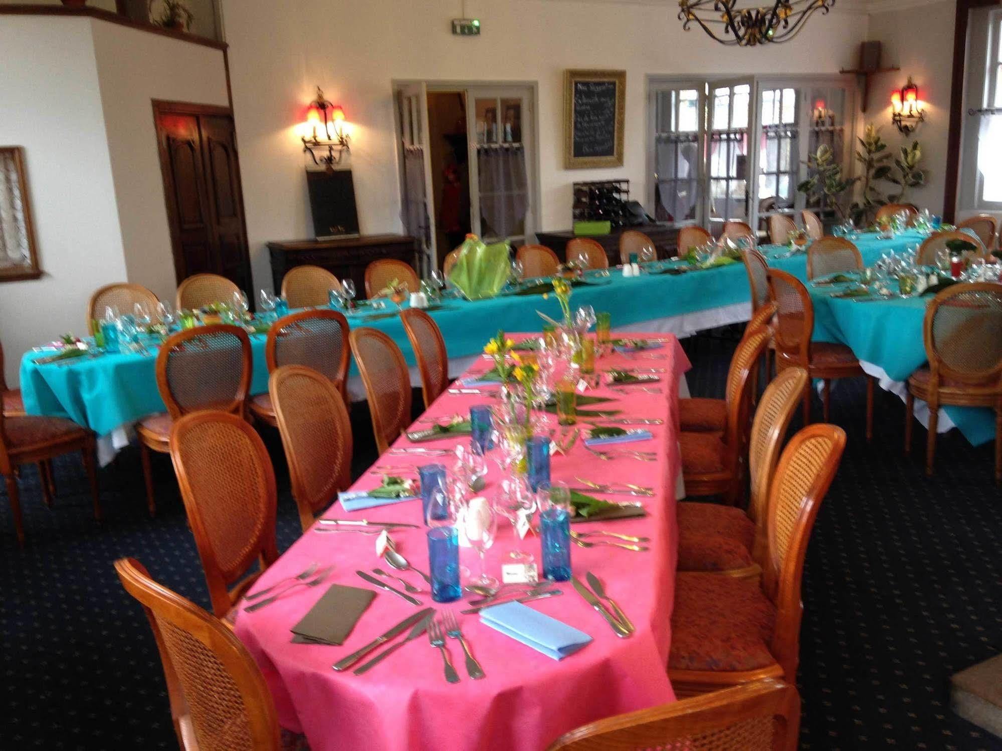 Hotel De La Poste Mortain-Bocage Zewnętrze zdjęcie